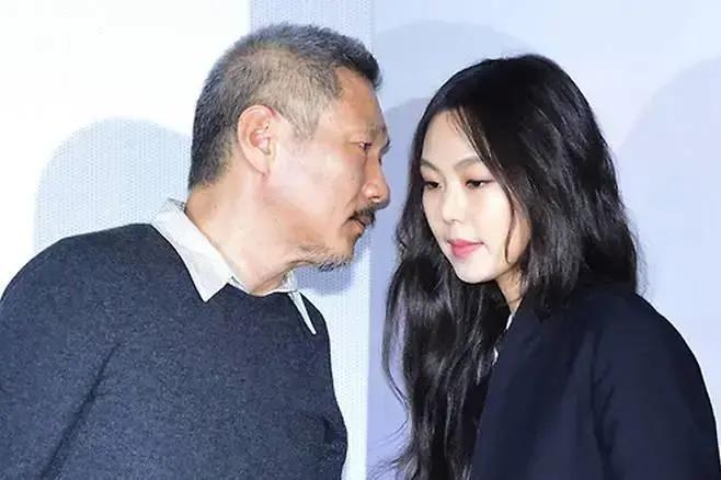 Hong Sang-soo Ignora Casamento da Filha e Choca a Todos